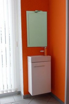 Waschtischunterschrank f�rs G�ste WC, sehr kompakt, weiss